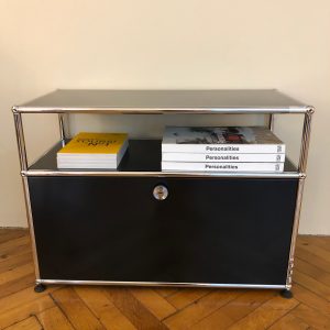 USM Haller - TV Board 50, graphitschwarz, 1 Klapplade, 1 Fach