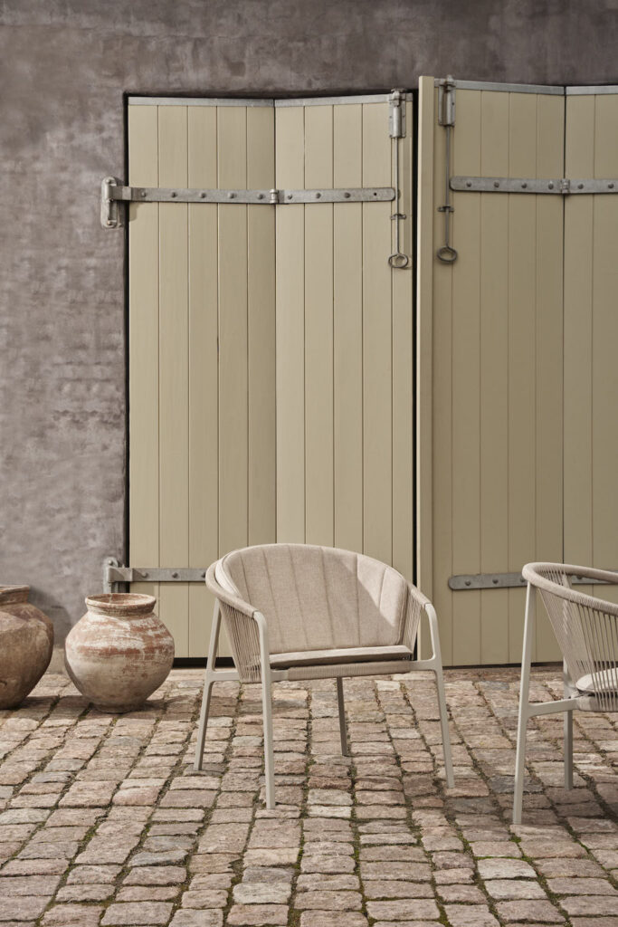 vipp 712 lagrasse outdoor lounge chair 01